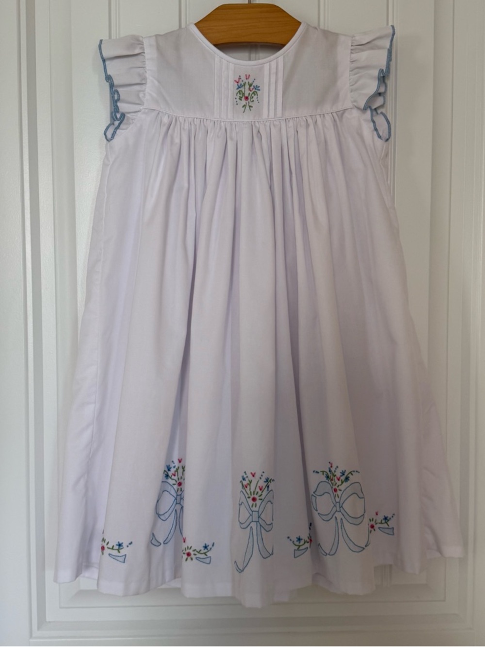 Proper Peony Girls Dress 4T White Embroidered Bows Flutter Sleeve Classic